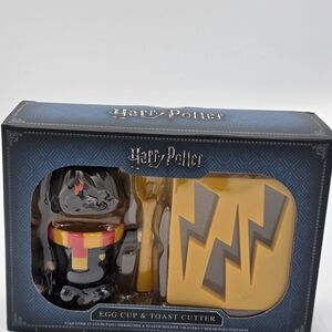 Harry Potter Black and Yellow Egg Cup & Toast Cutter Set